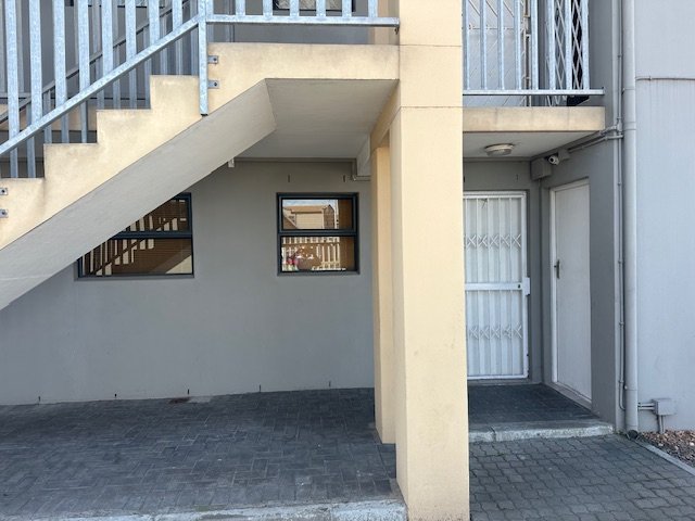 2 Bedroom Property for Sale in Maitland Western Cape
